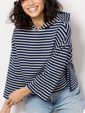 EVEREVE Navy/White Mia Stripe Hoodie. Size Medium